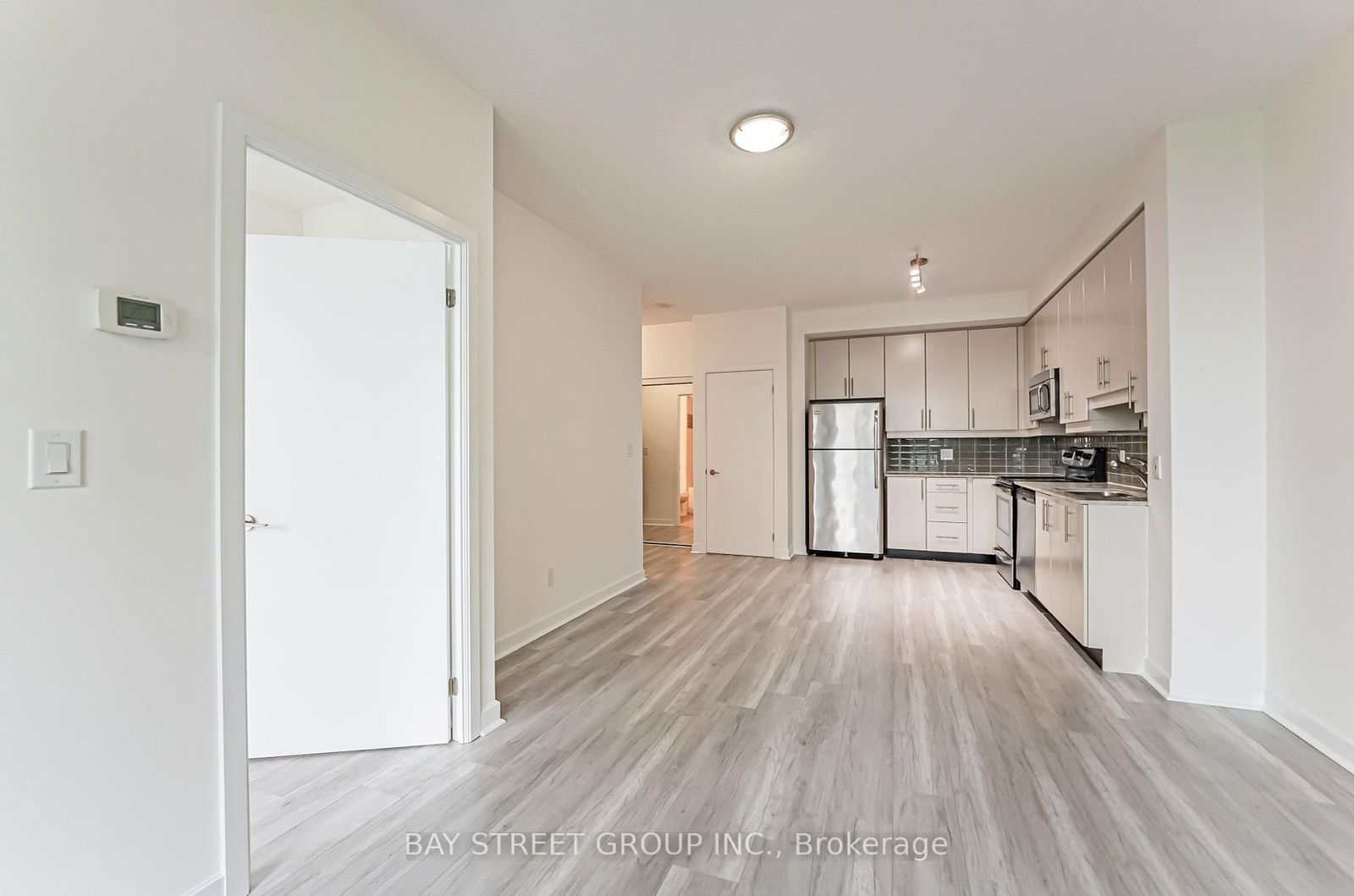 33 Bay St, unit 2907 for rent