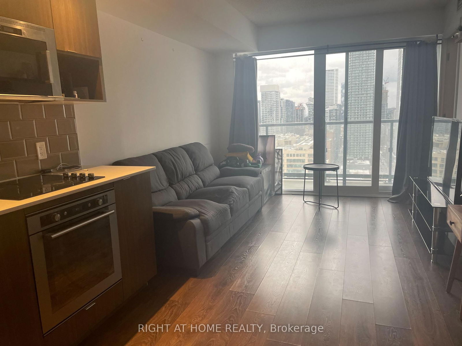 89 Mcgill St, unit 2309 for rent