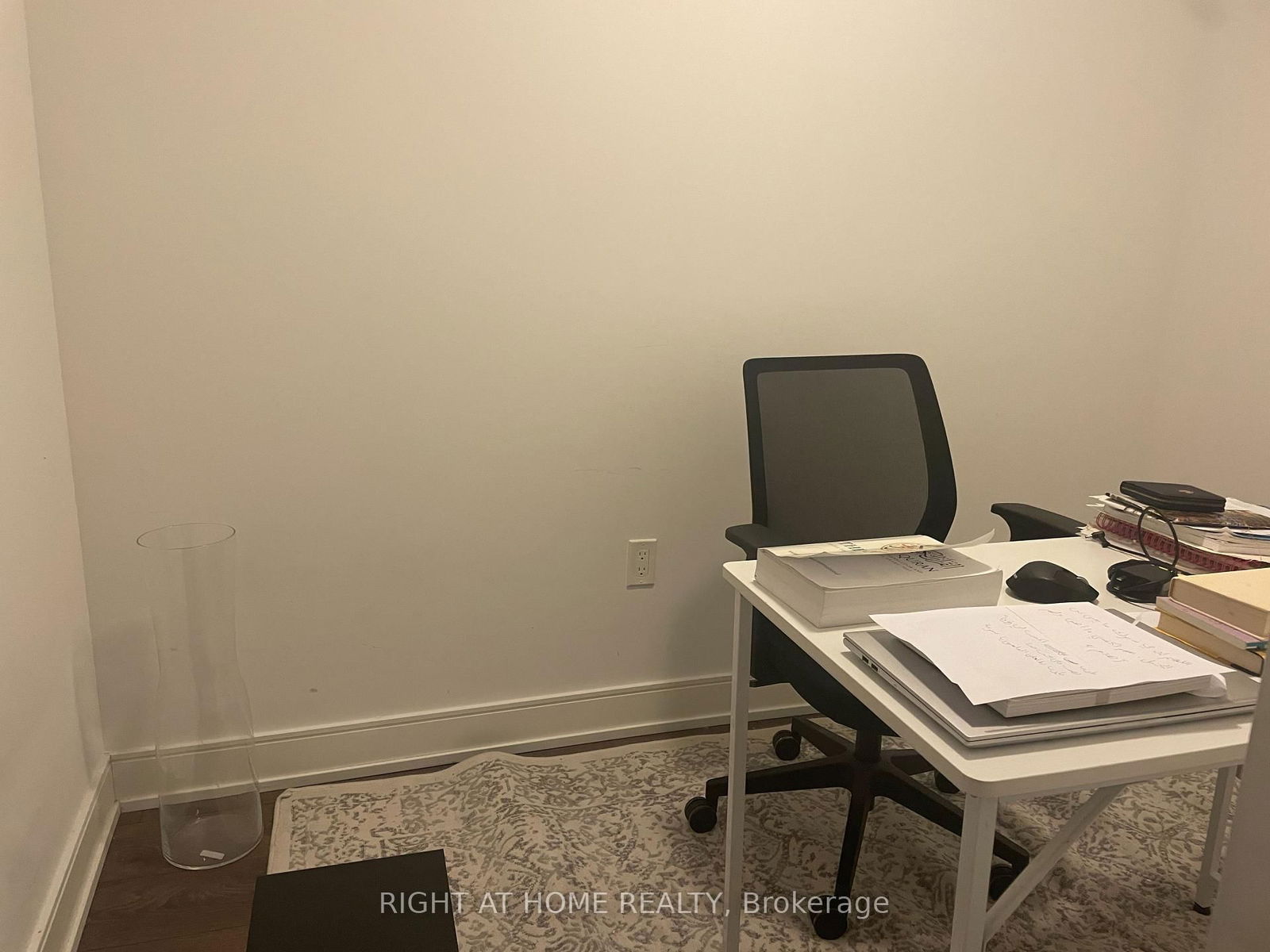 89 Mcgill St, unit 2309 for rent