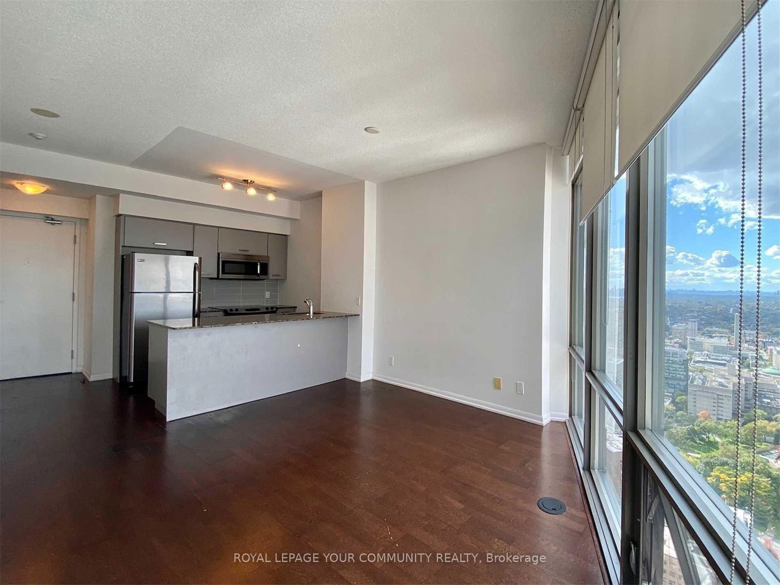 832 Bay St, unit 4704 for rent