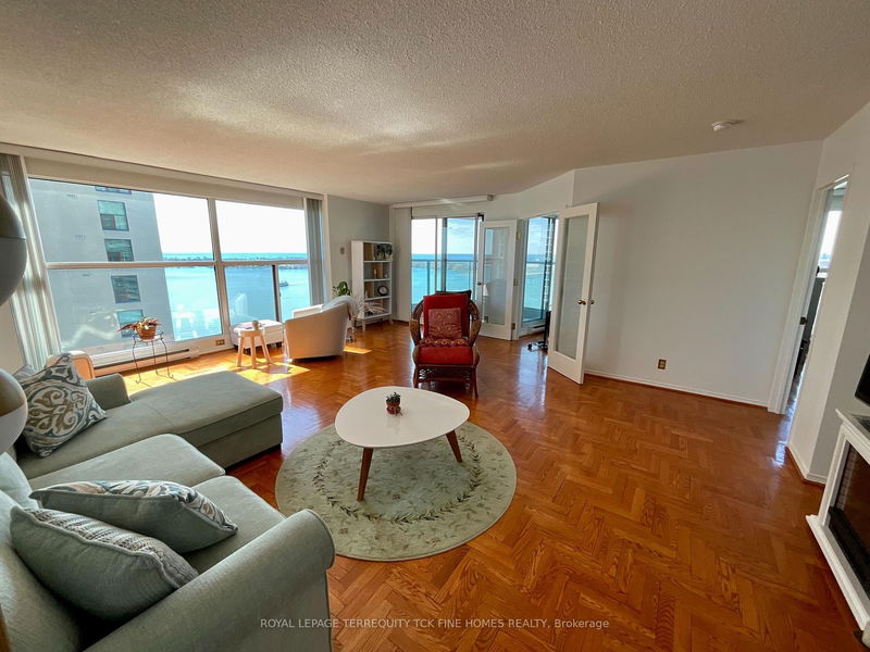 77 Harbour Sq, unit 2808 for rent