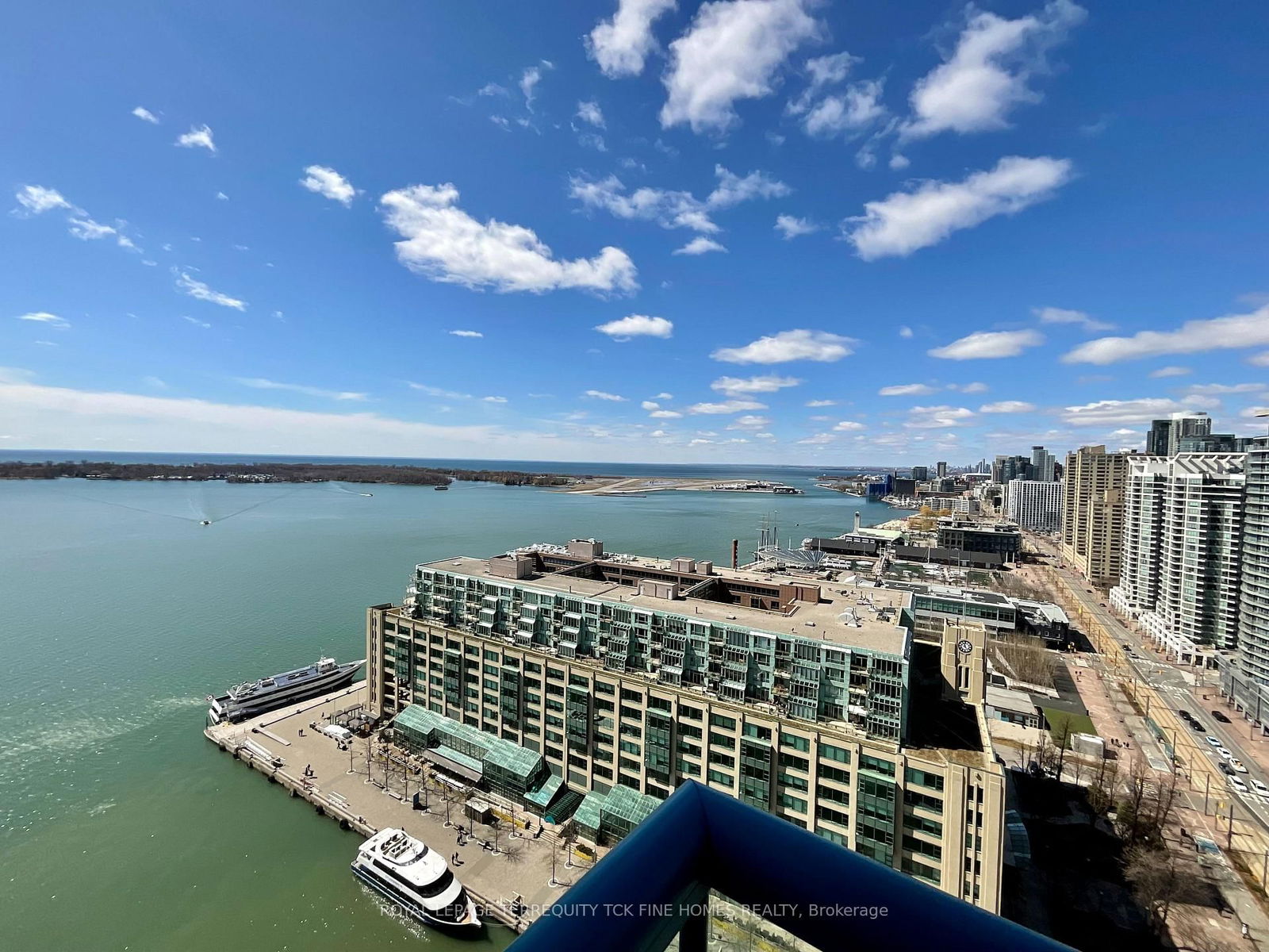 77 Harbour Sq, unit 2808 for rent