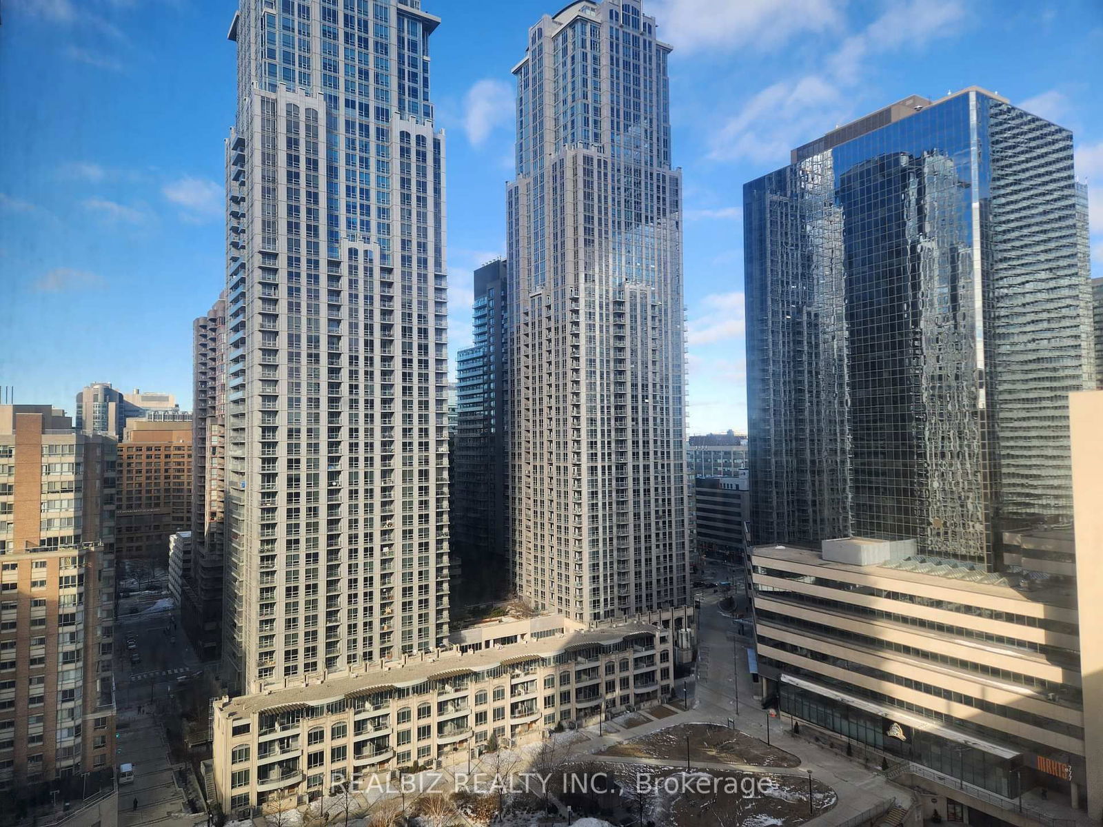 386 Yonge St, unit 1516 for sale