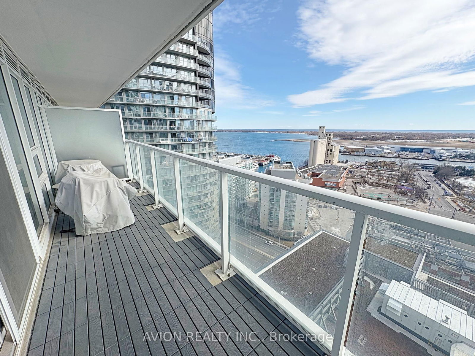 17 Bathurst St, unit 2301 for rent