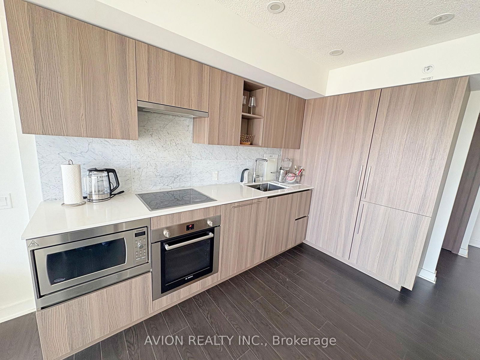 17 Bathurst St, unit 2301 for rent