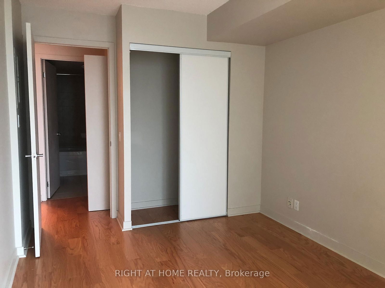 361 Front St W, unit 1606 for rent