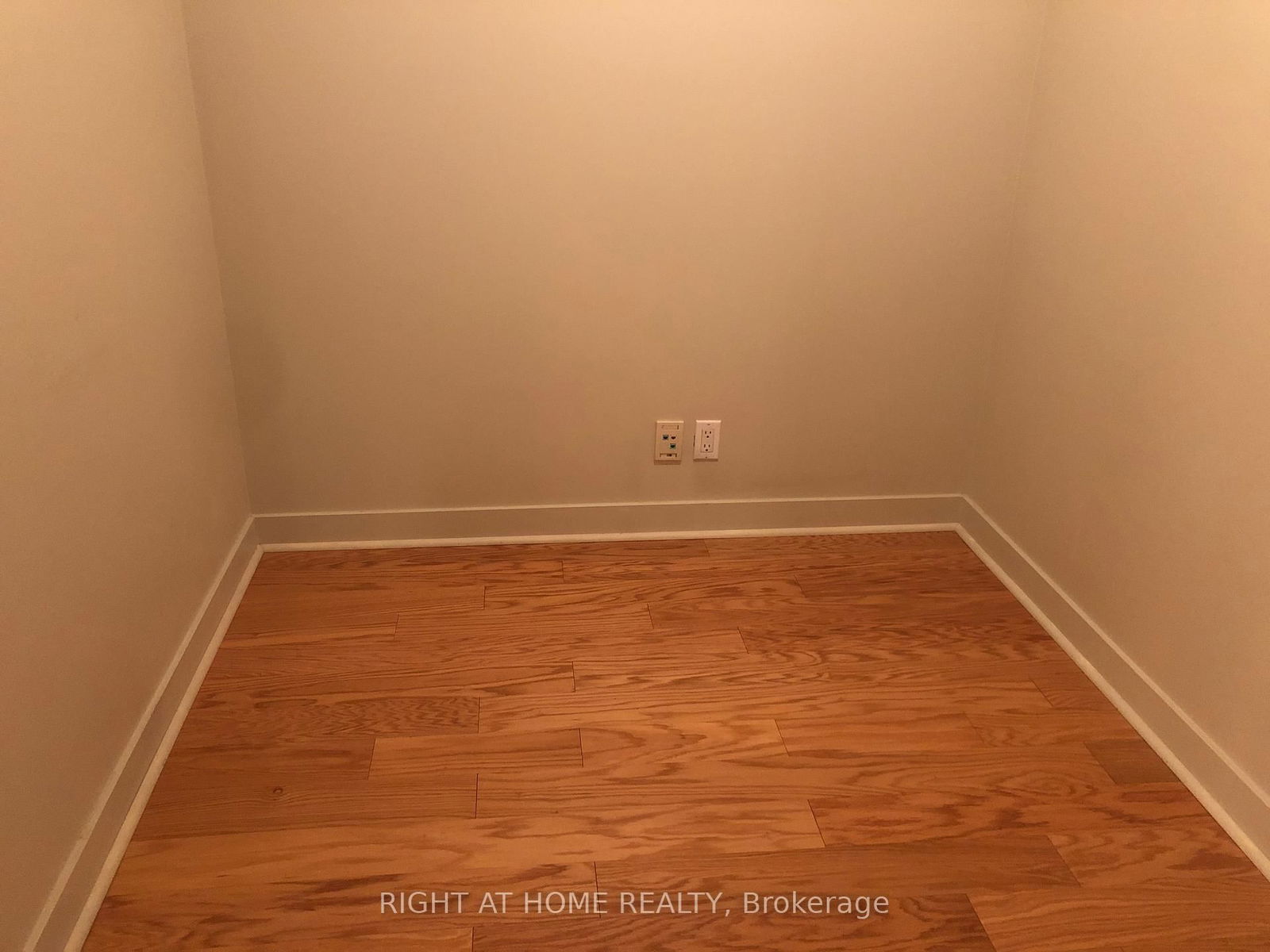 361 Front St W, unit 1606 for rent