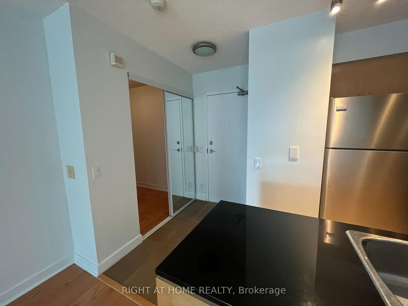 361 Front St W, unit 1606 for rent