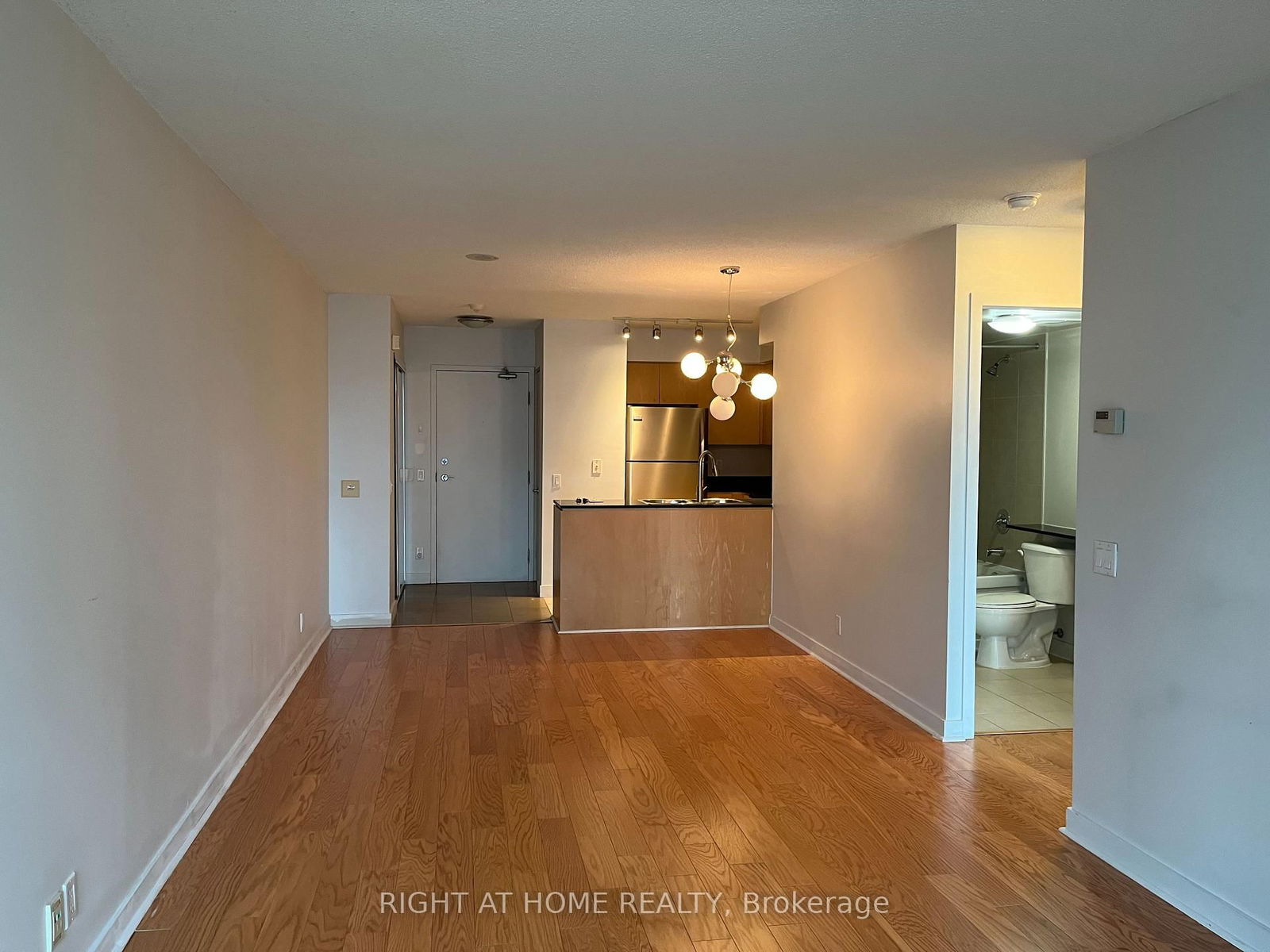 361 Front St W, unit 1606 for rent