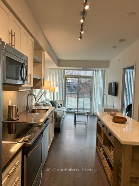 525 Adelaide St W, unit 224 for rent