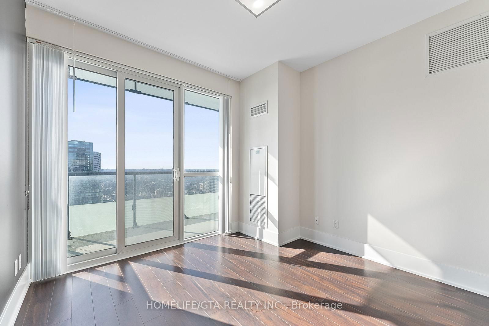 300 Front St W, unit 4301 for sale