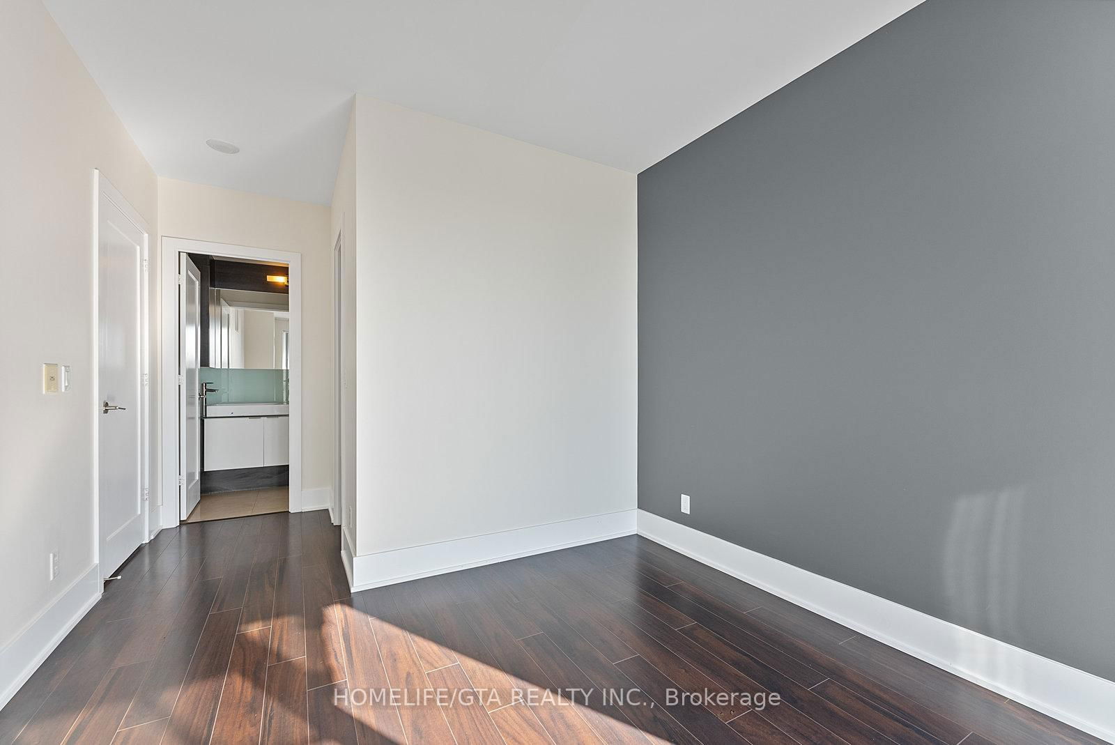 300 Front St W, unit 4301 for sale