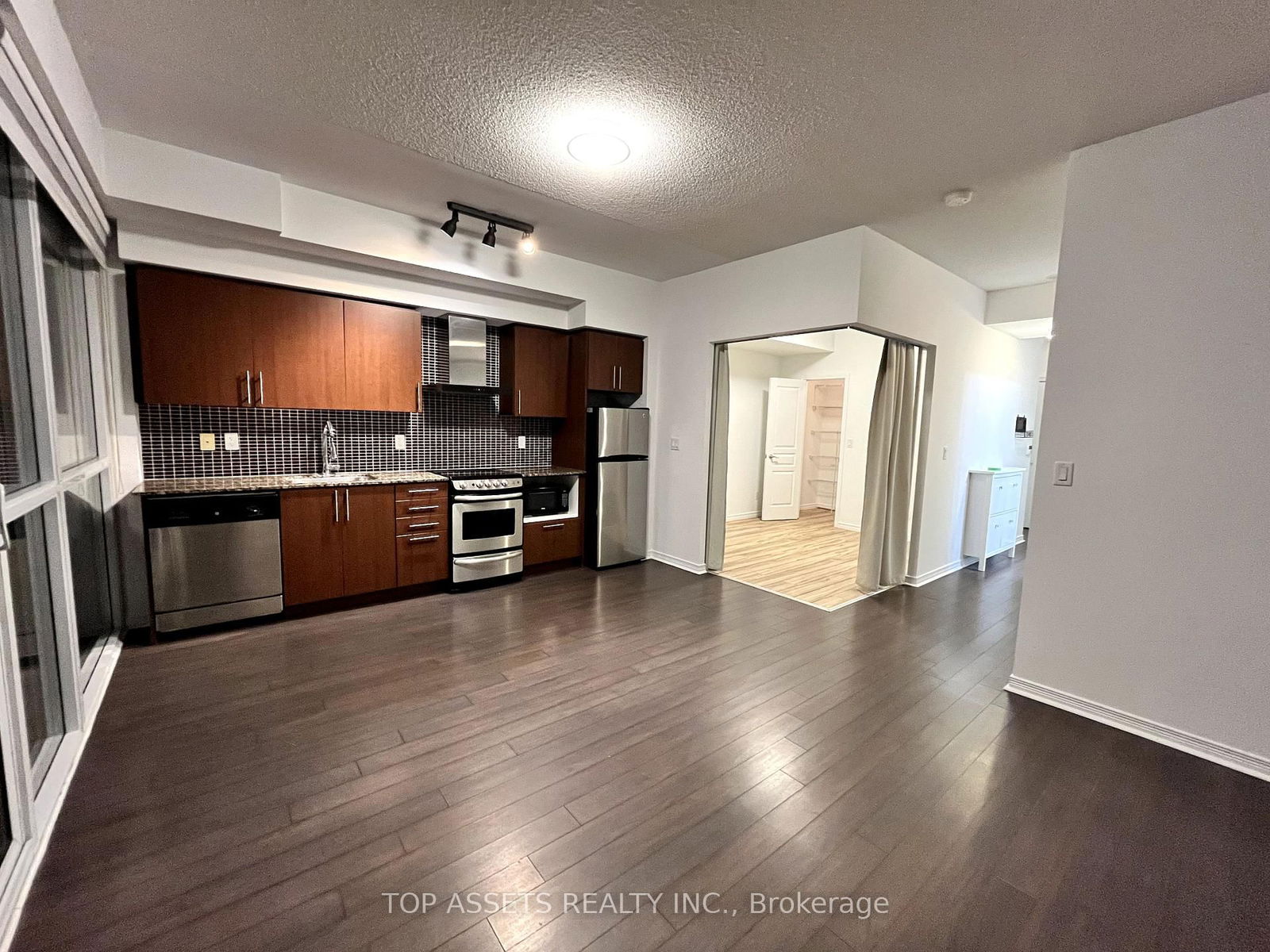 352 Front St W, unit 2113 for rent