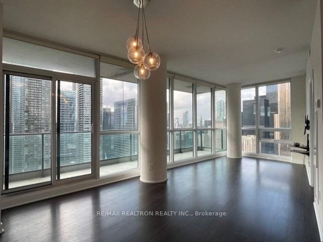 33 Bay St, unit 3303 for rent