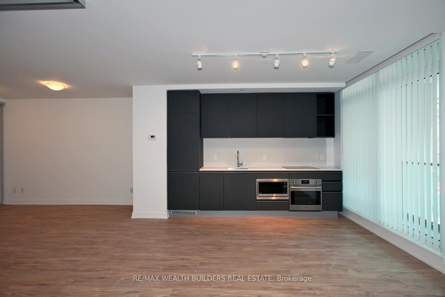 377 Madison Ave, unit 210 for sale