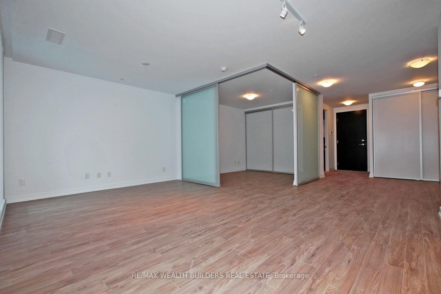 377 Madison Ave, unit 210 for sale