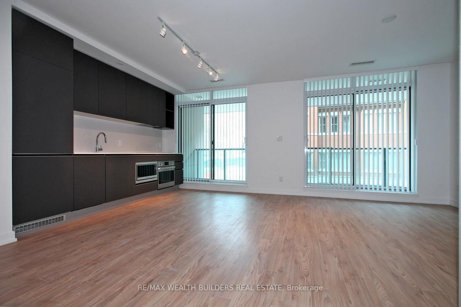 377 Madison Ave, unit 210 for sale