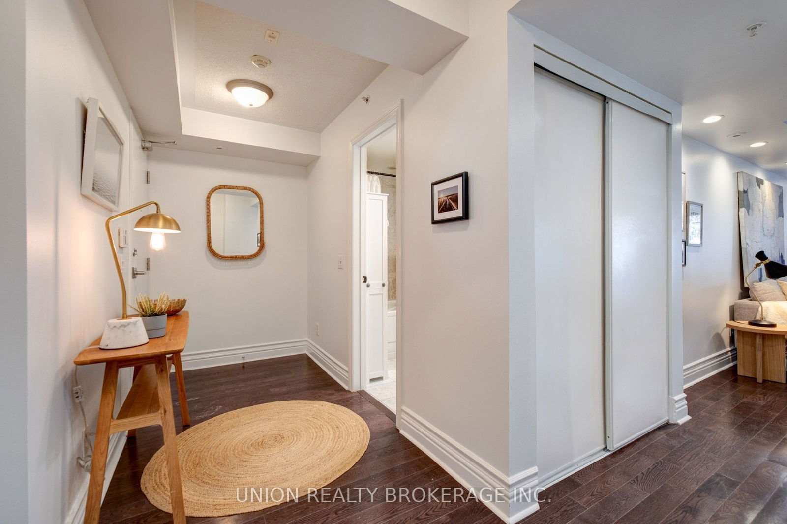 539 Jarvis St, unit M1 for sale