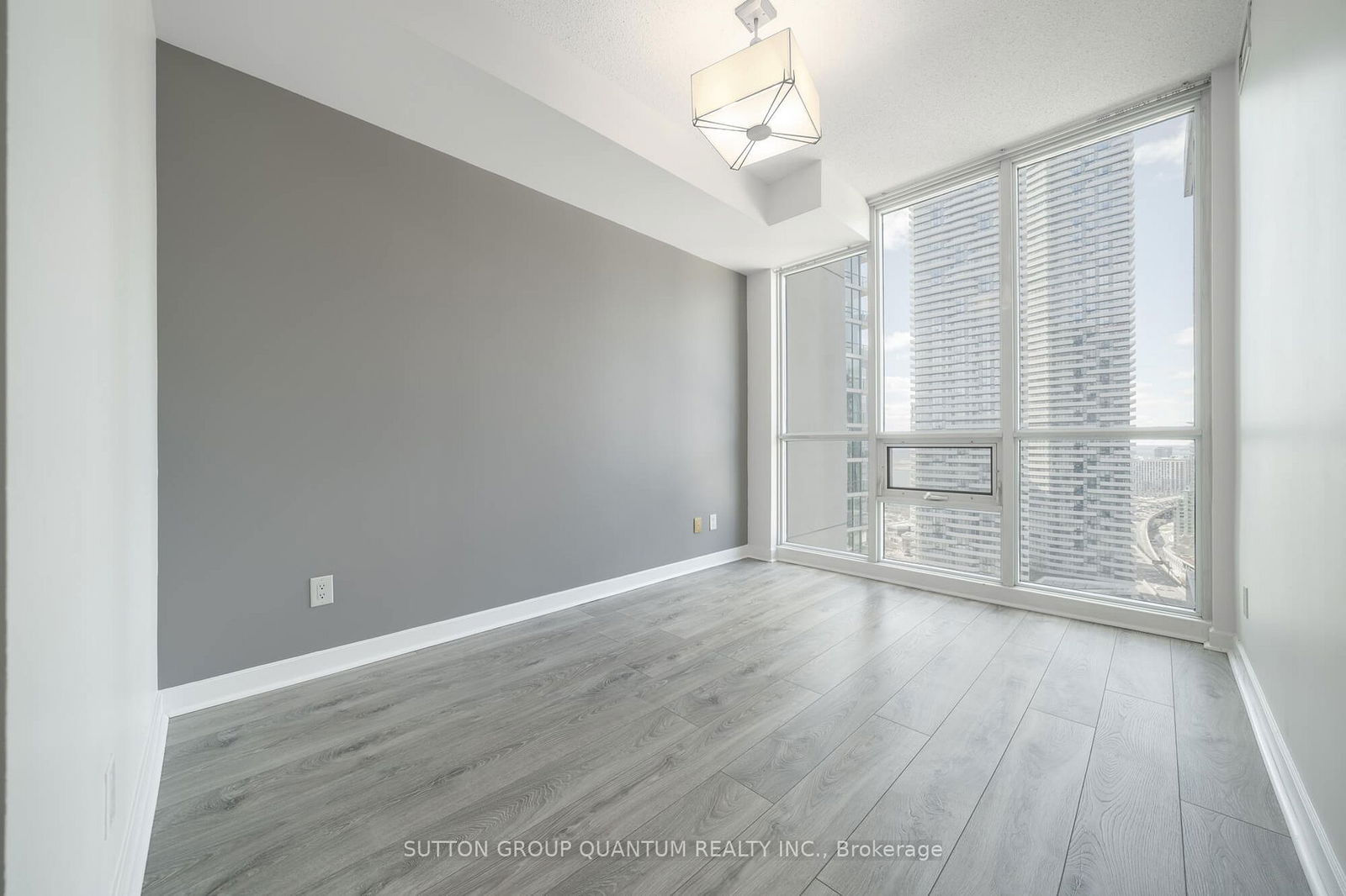 18 Harbour St, unit 2901 for rent