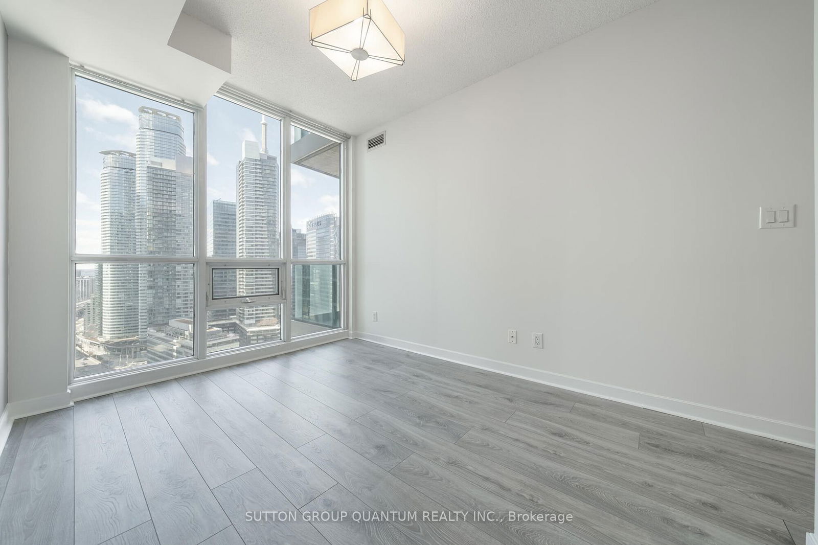 18 Harbour St, unit 2901 for rent