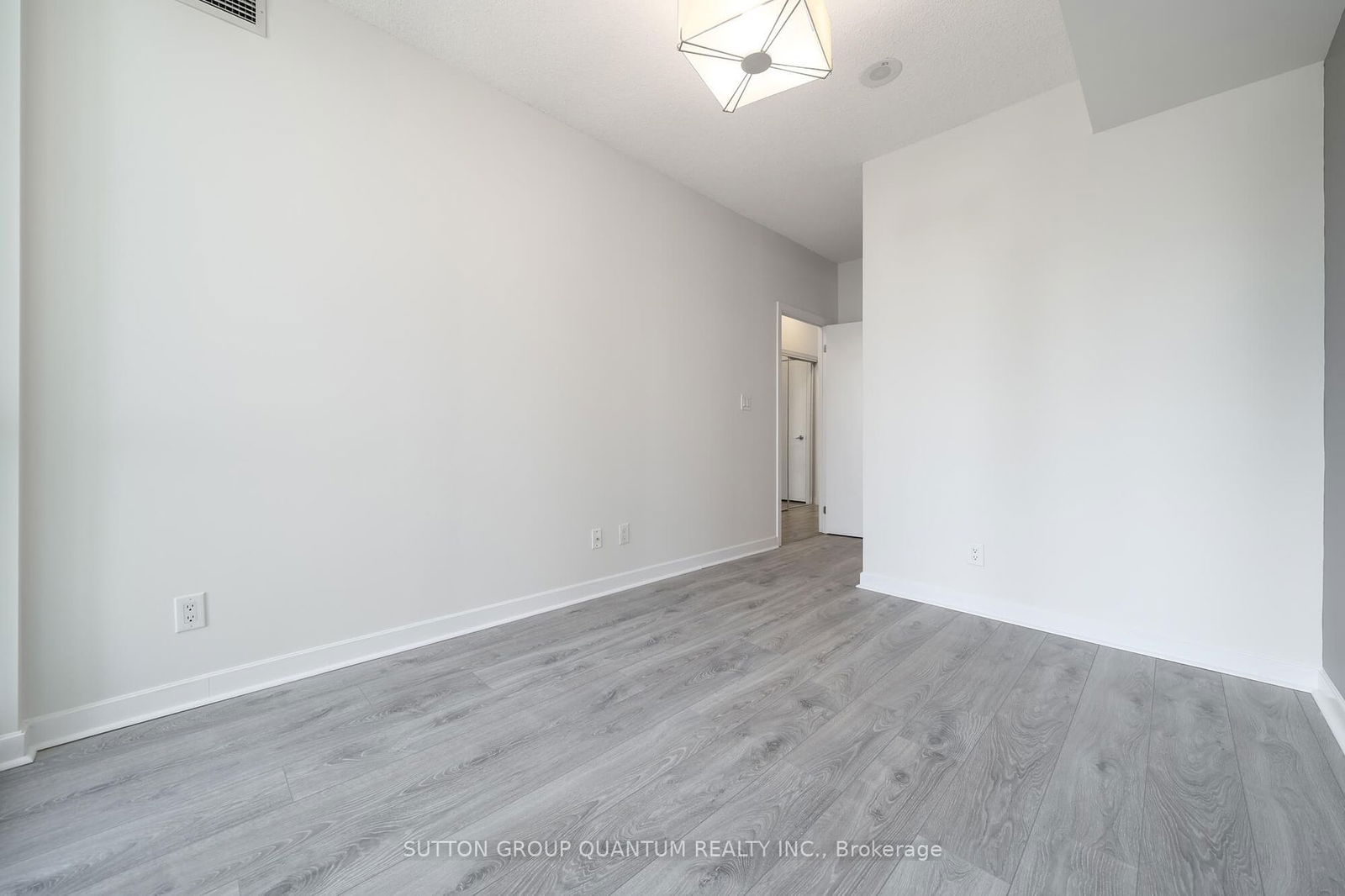 18 Harbour St, unit 2901 for rent