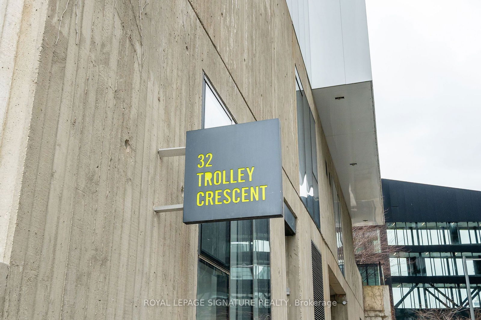 32 Trolley Cres, unit 704 for rent