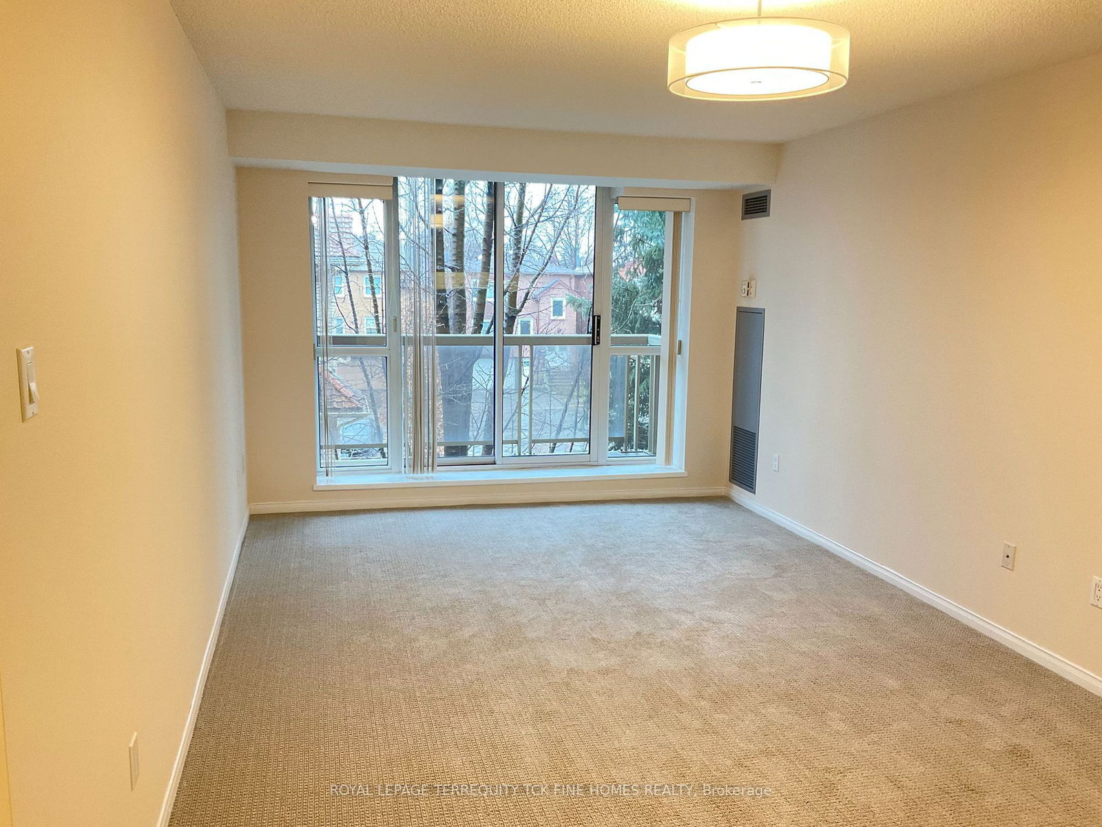 800 Sheppard Ave W, unit 310 for rent