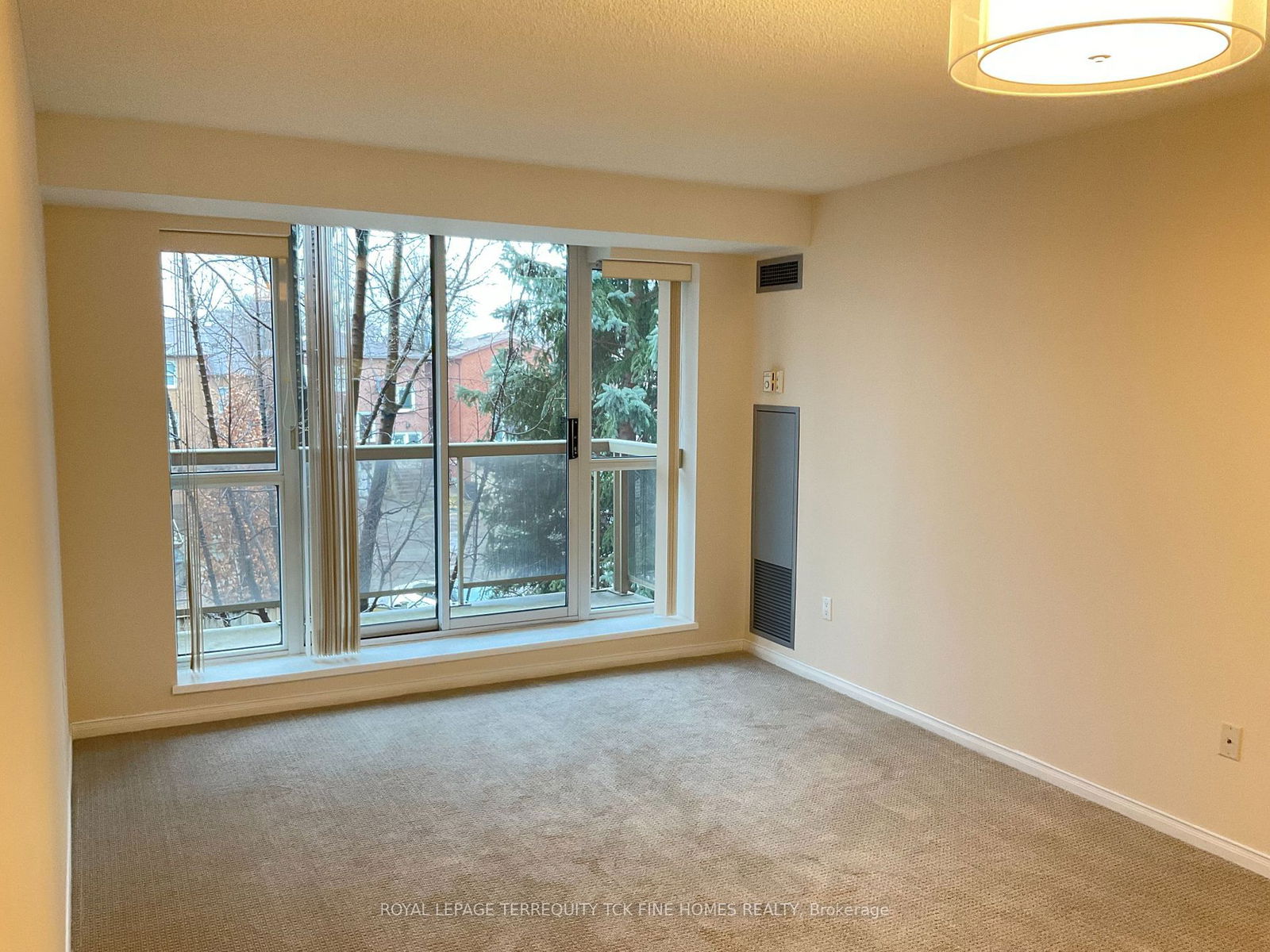 800 Sheppard Ave W, unit 310 for rent