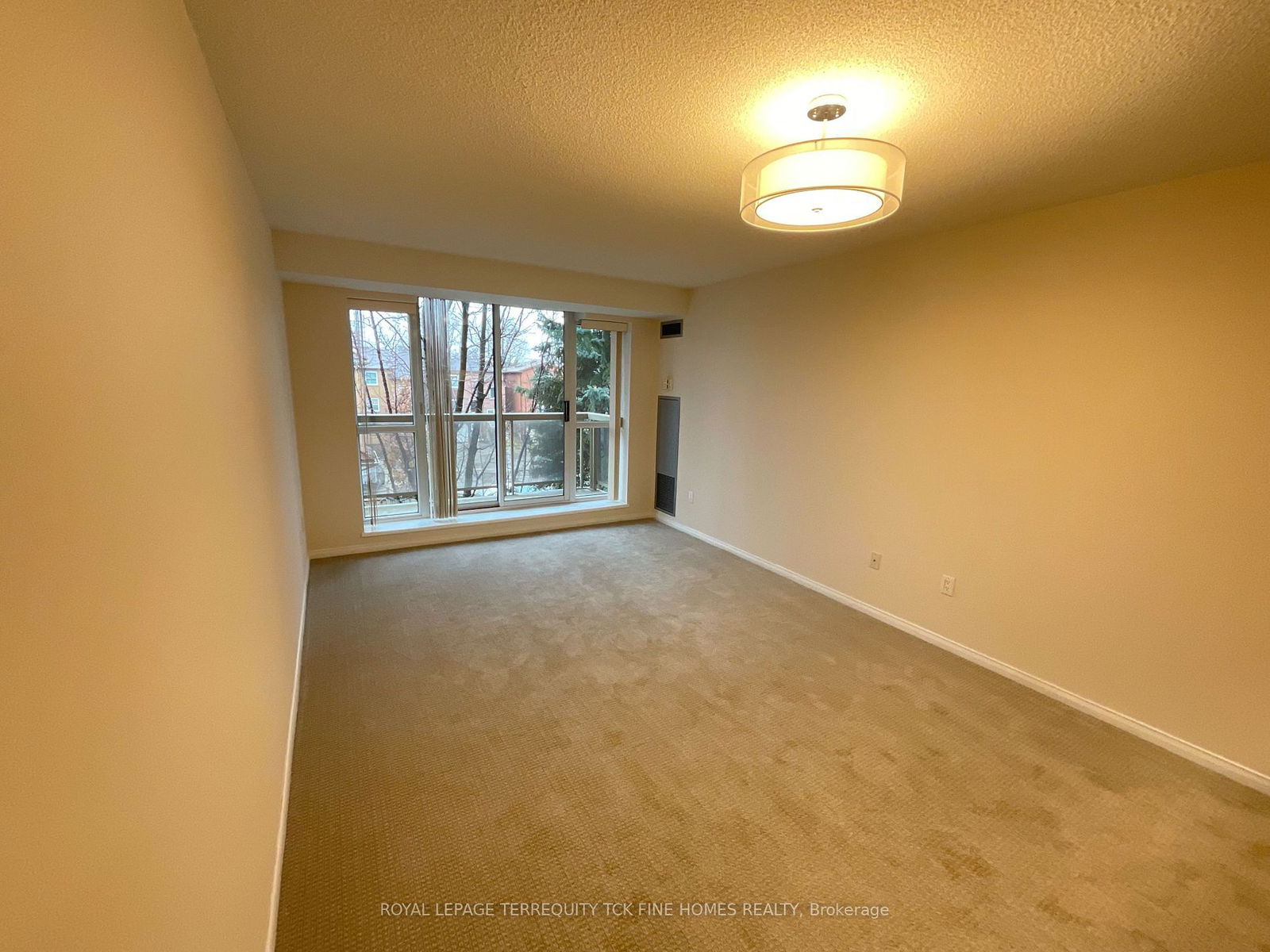 800 Sheppard Ave W, unit 310 for rent