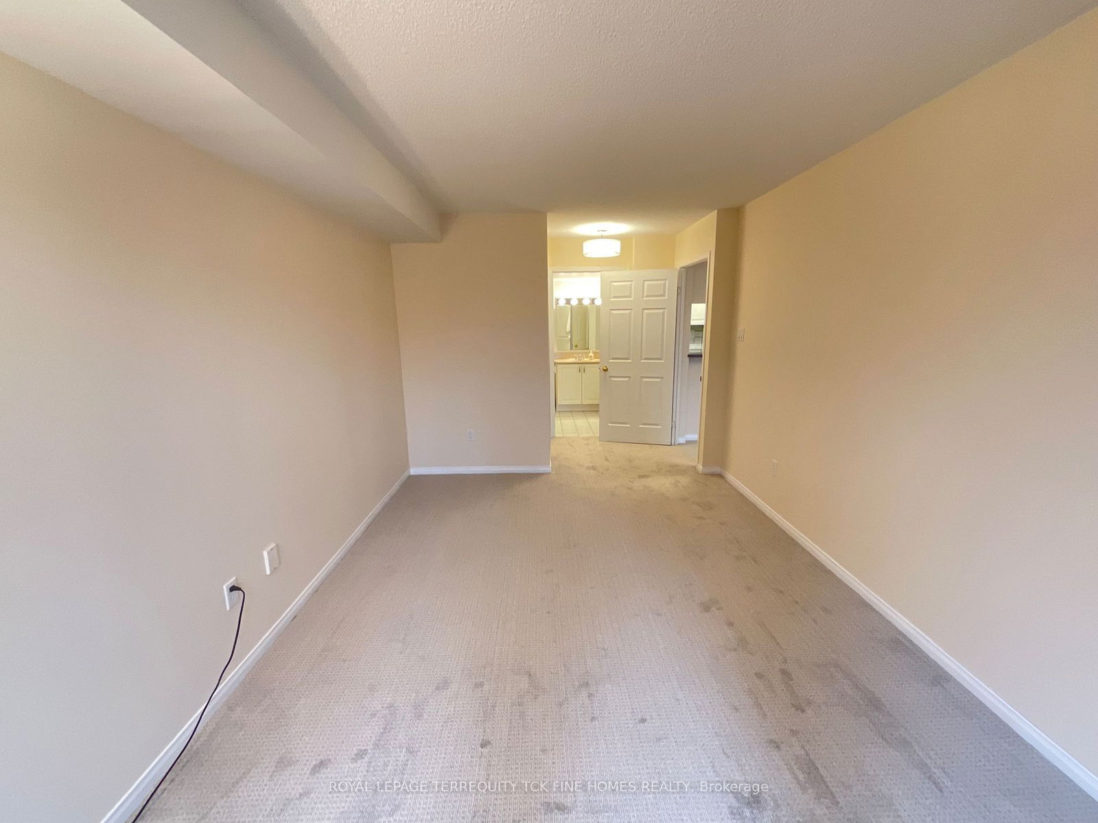 800 Sheppard Ave W, unit 310 for rent