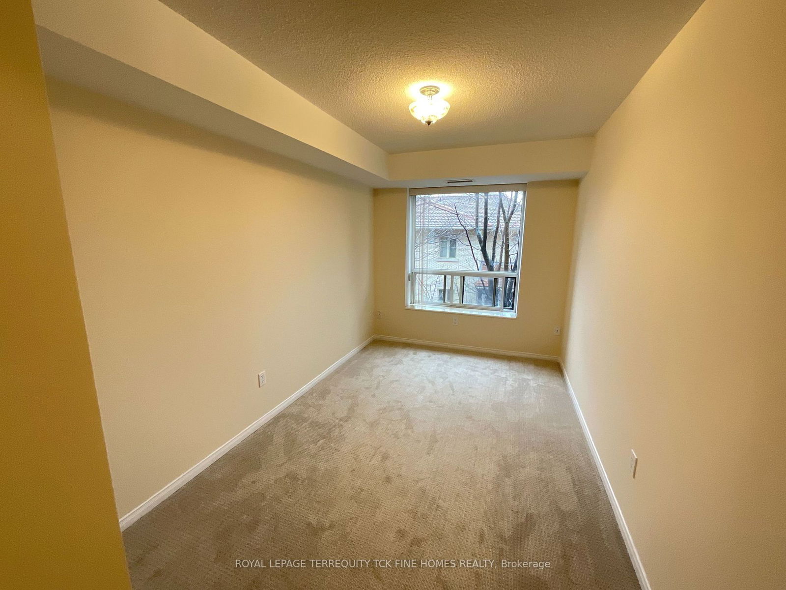 800 Sheppard Ave W, unit 310 for rent