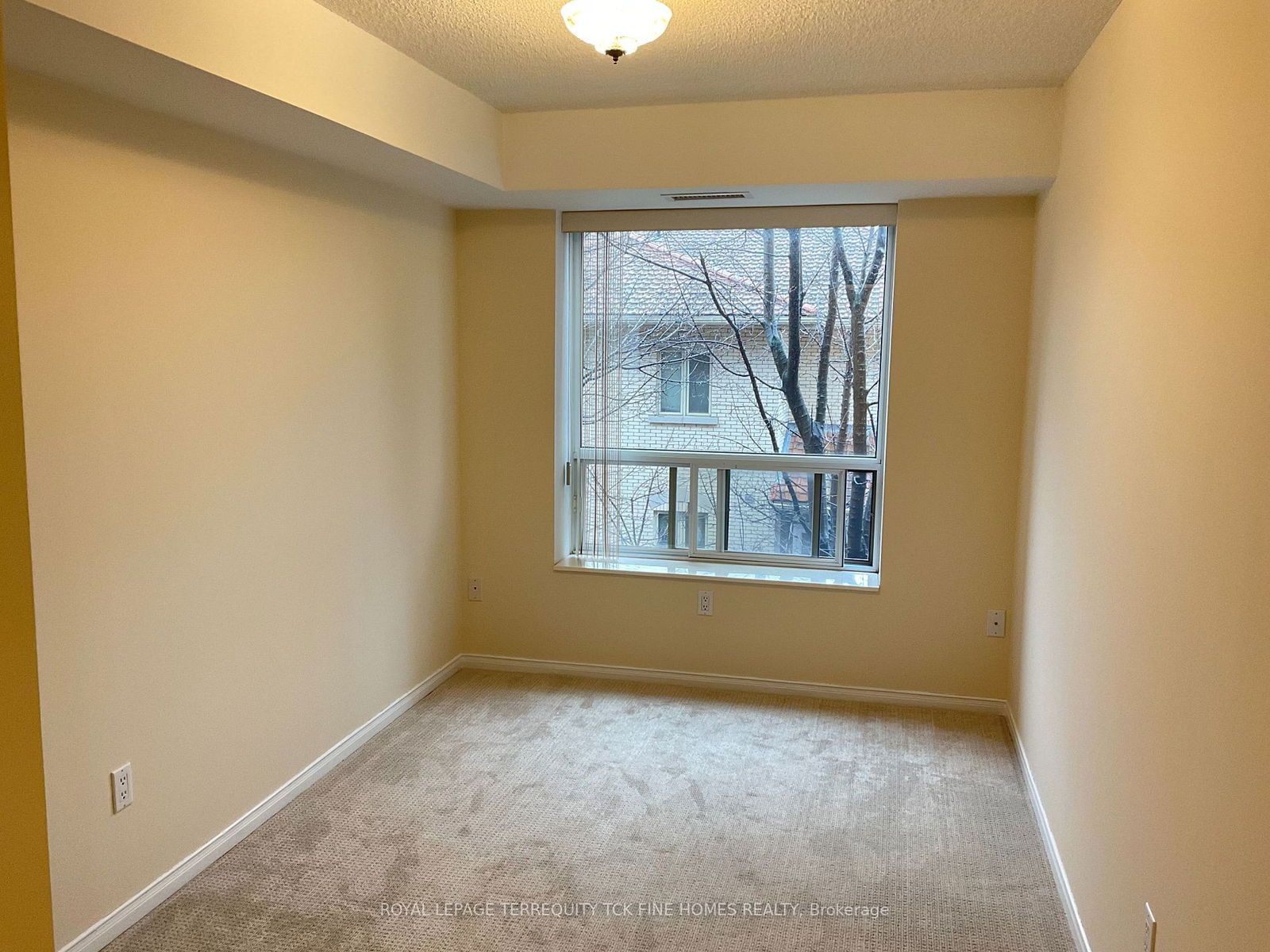 800 Sheppard Ave W, unit 310 for rent