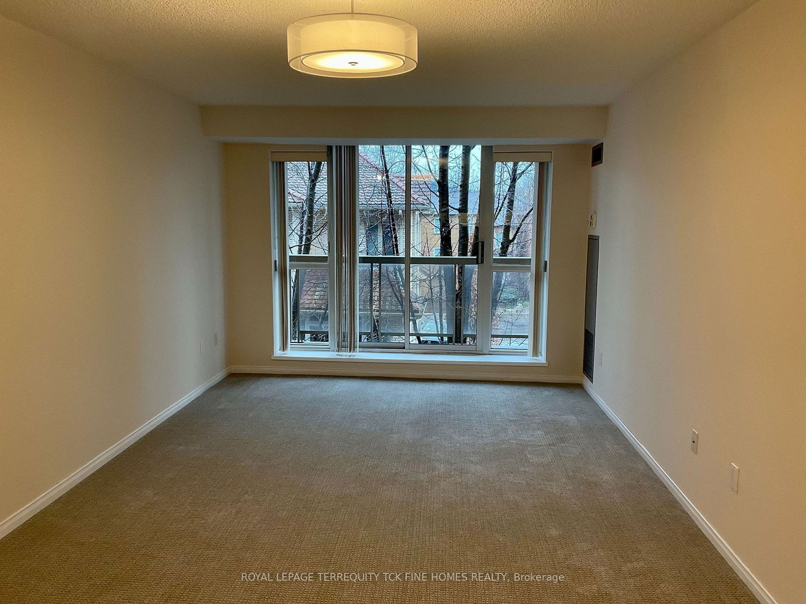 800 Sheppard Ave W, unit 310 for rent