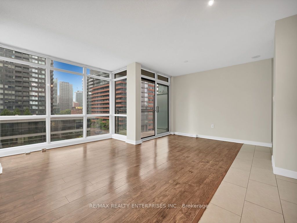 15 Fort York Blvd, unit 903 for rent