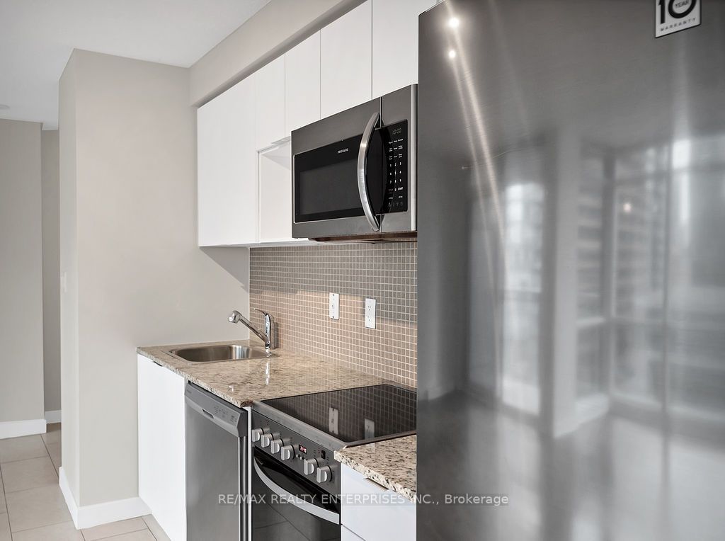 15 Fort York Blvd, unit 903 for rent