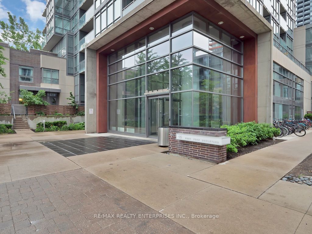 15 Fort York Blvd, unit 903 for rent