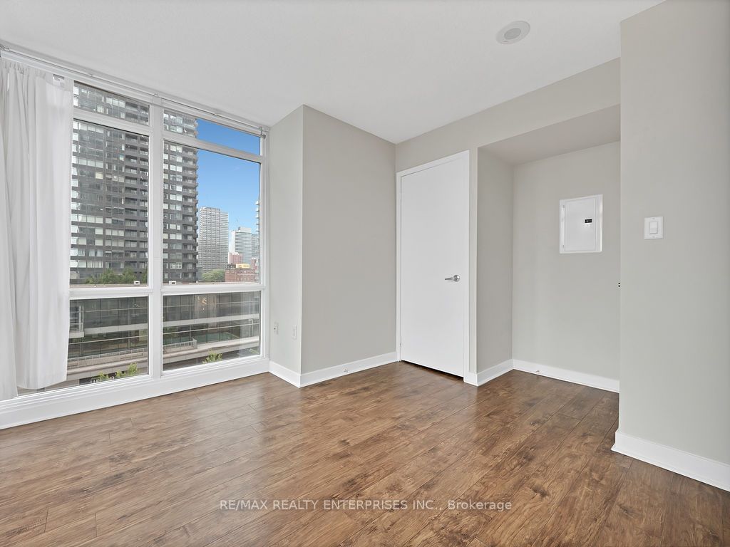 15 Fort York Blvd, unit 903 for rent