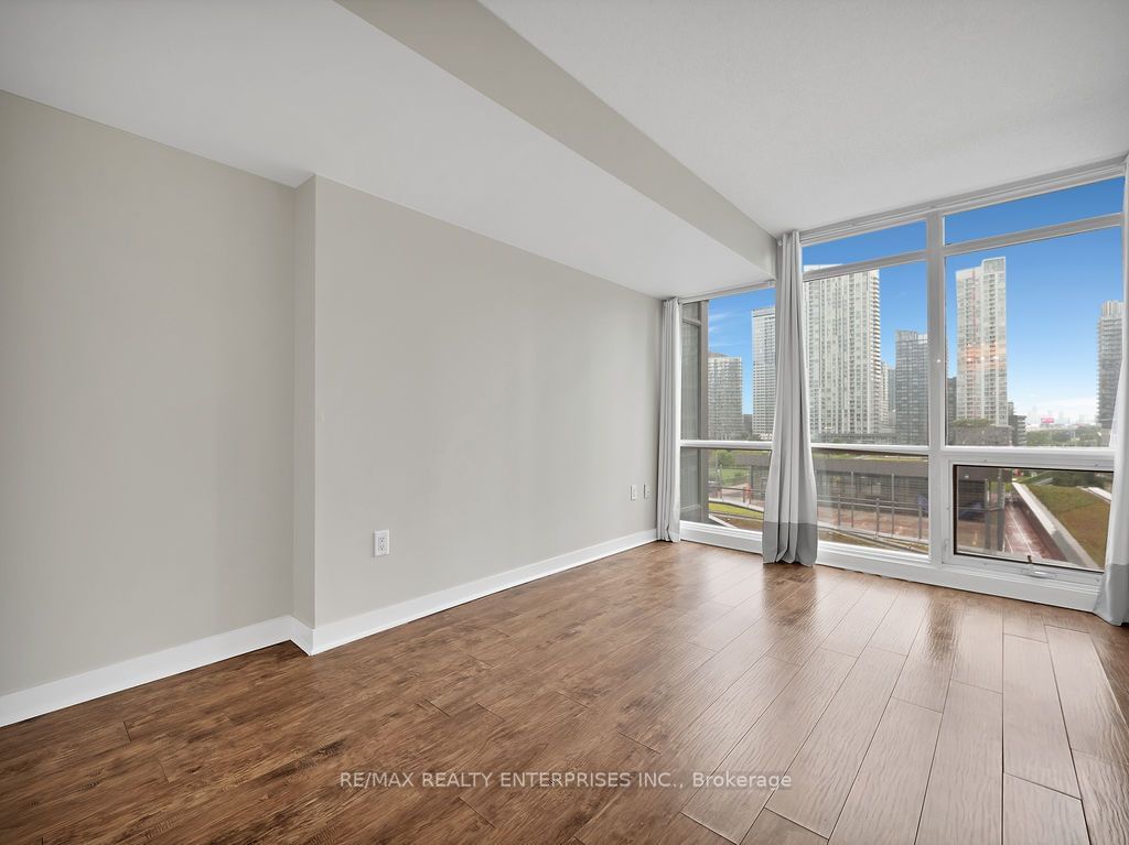 15 Fort York Blvd, unit 903 for rent