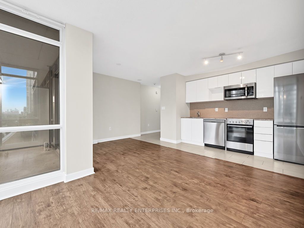 15 Fort York Blvd, unit 903 for rent