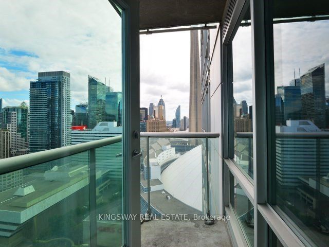 81 Navy Wharf Crt, unit 3511 for rent