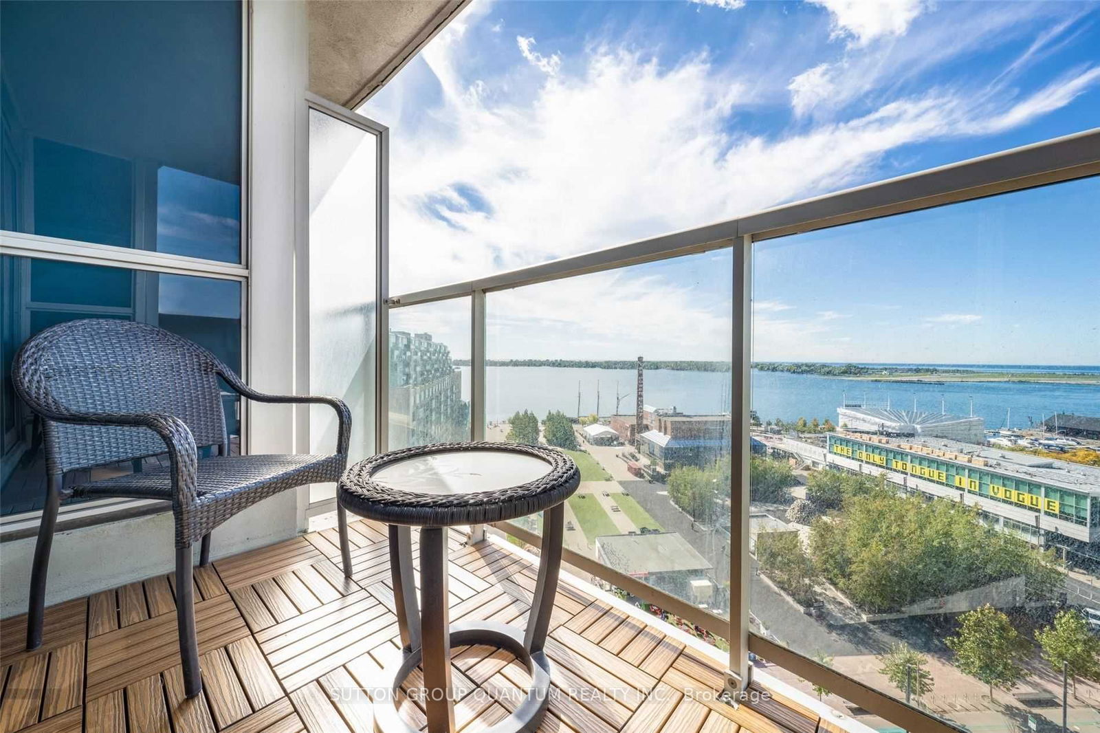 208 Queens Quay W, unit 1410 for rent