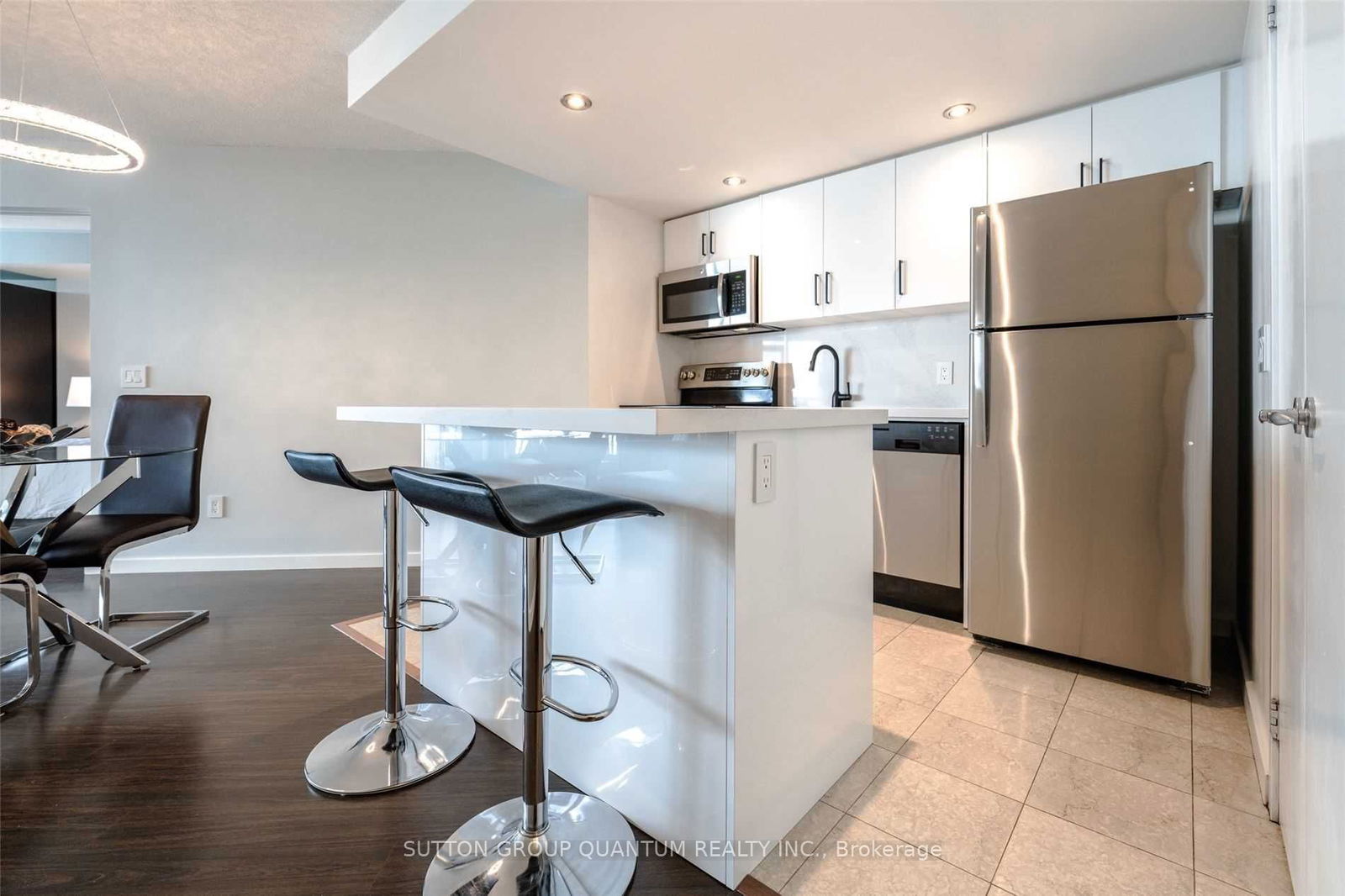 208 Queens Quay W, unit 1410 for rent