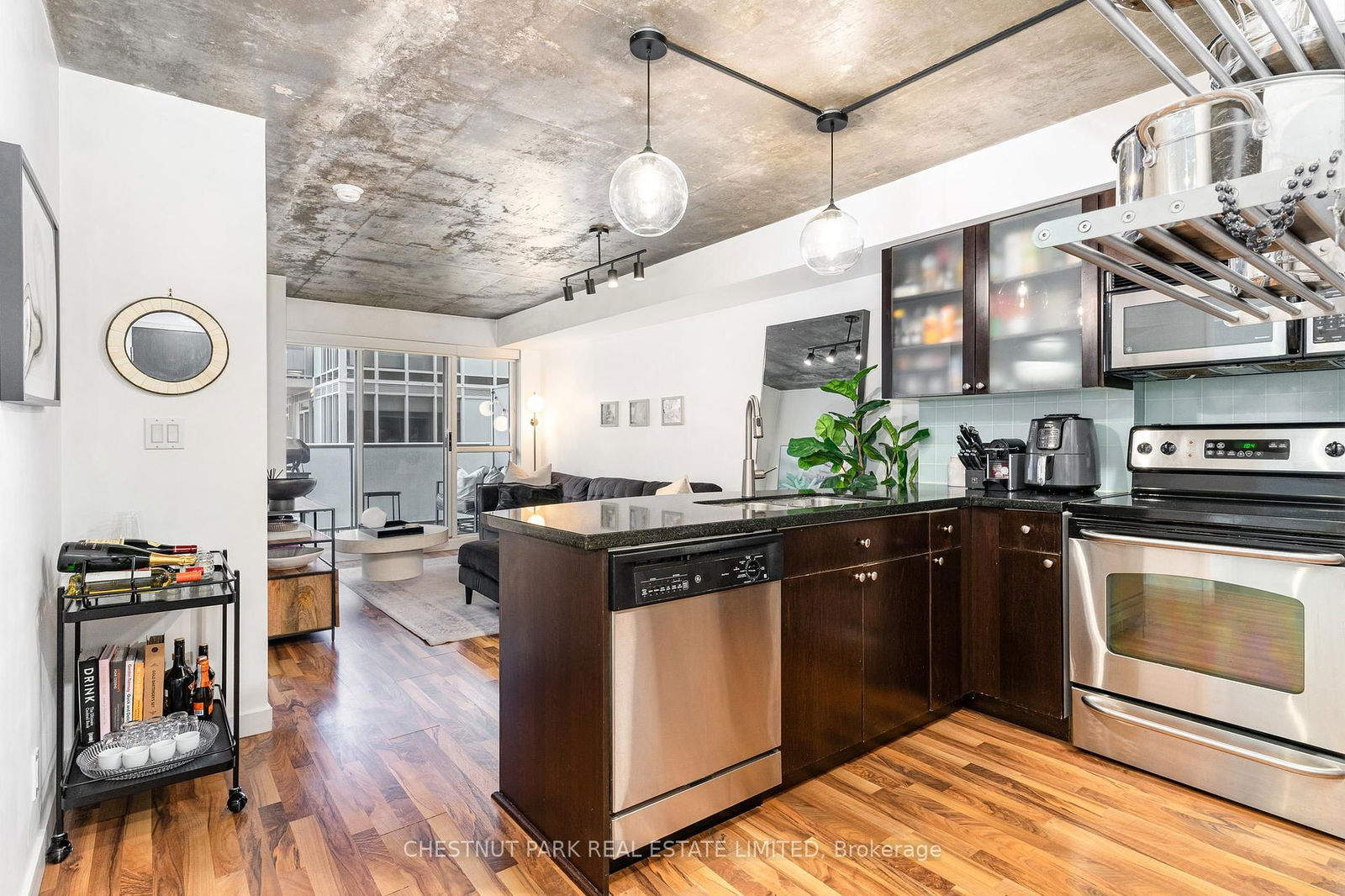 1005 King St W, unit 404 for sale