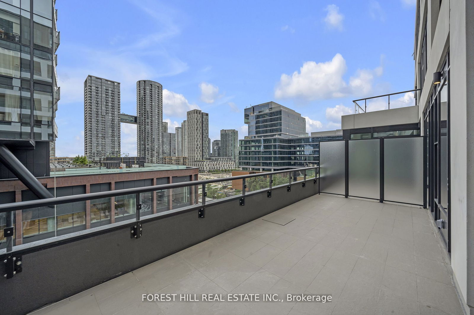 455 Wellington St W, unit 707 for sale