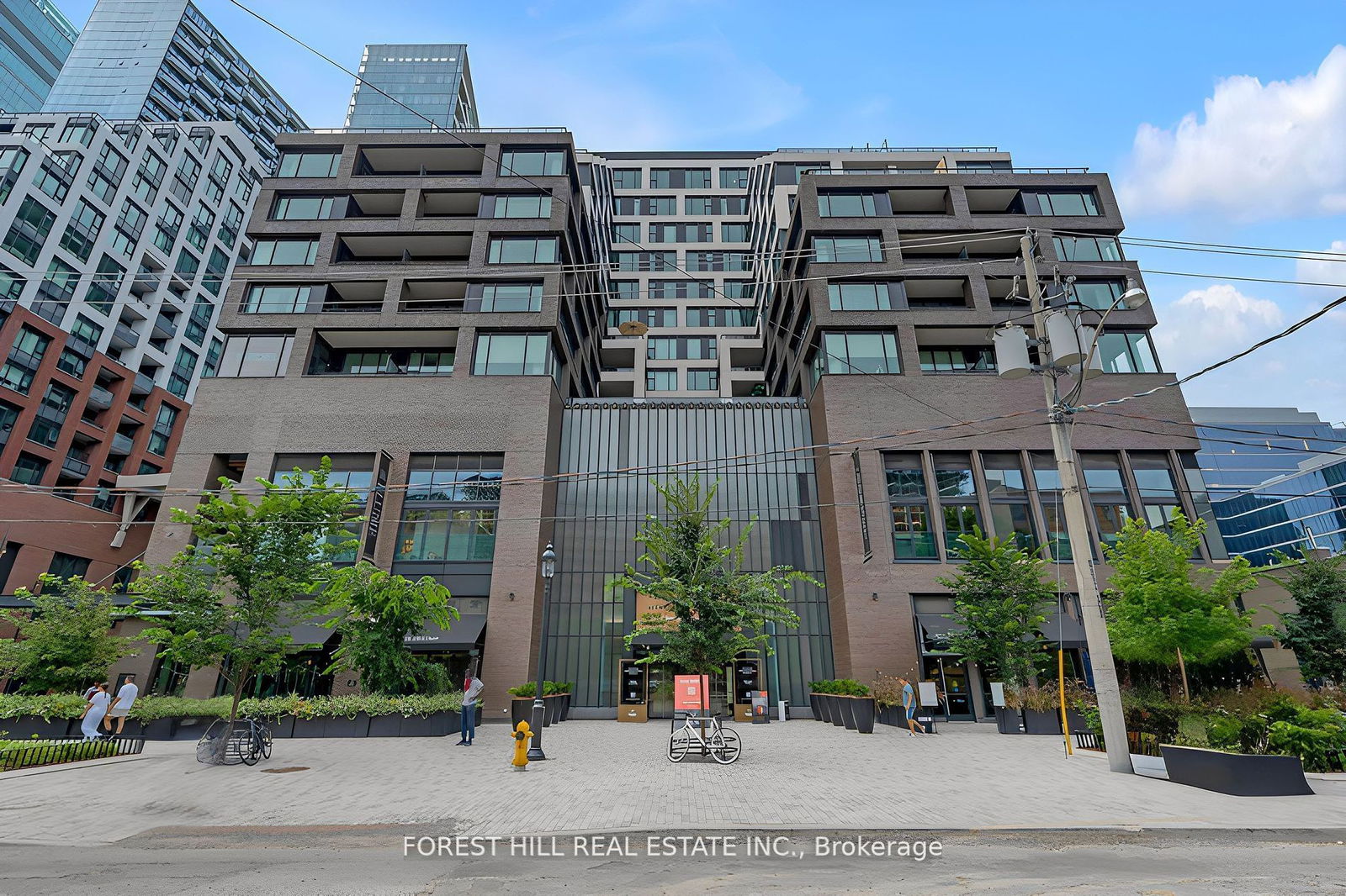 455 Wellington St W, unit 707 for sale