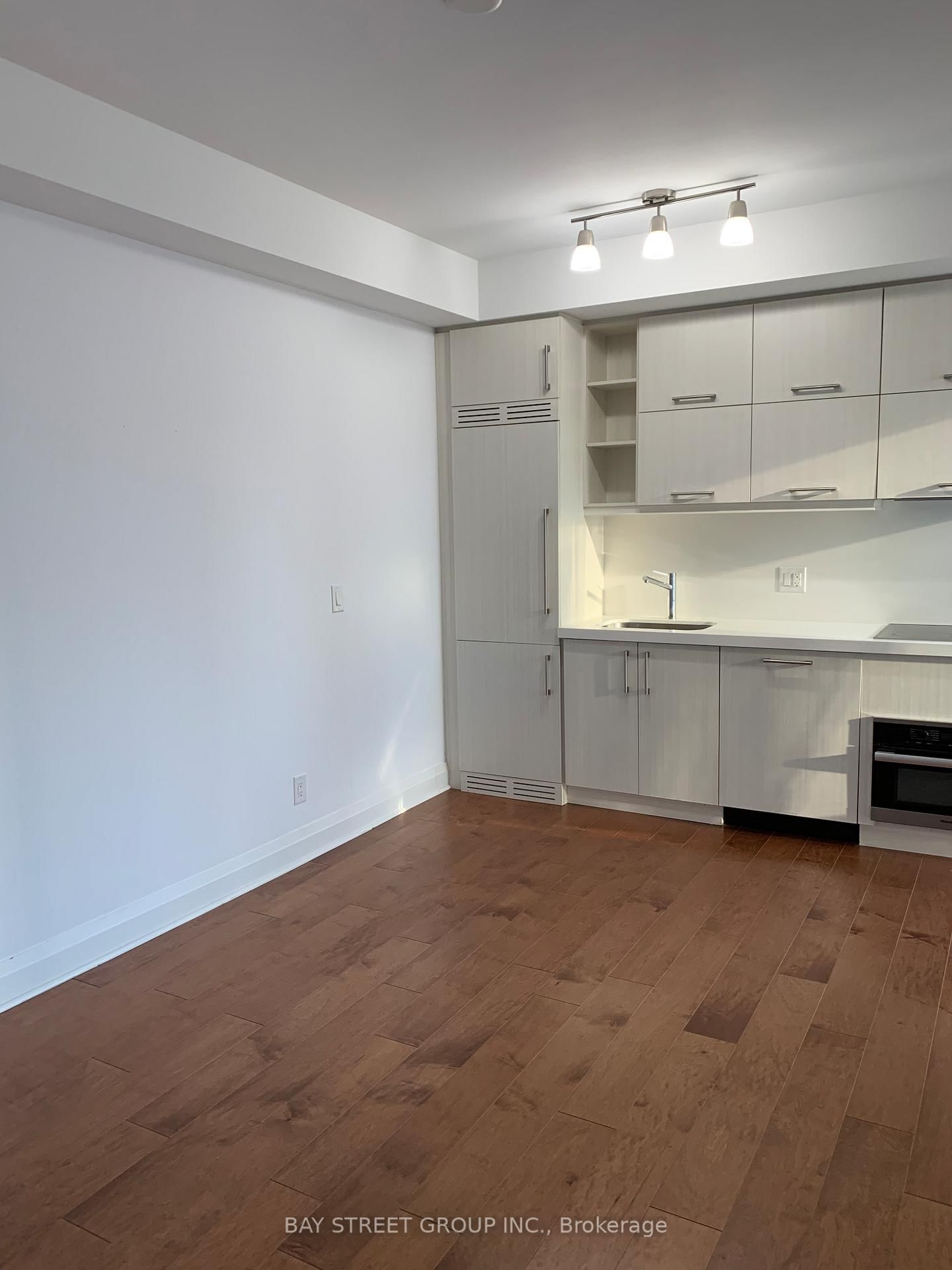 1080 Bay St, unit 1108 for rent