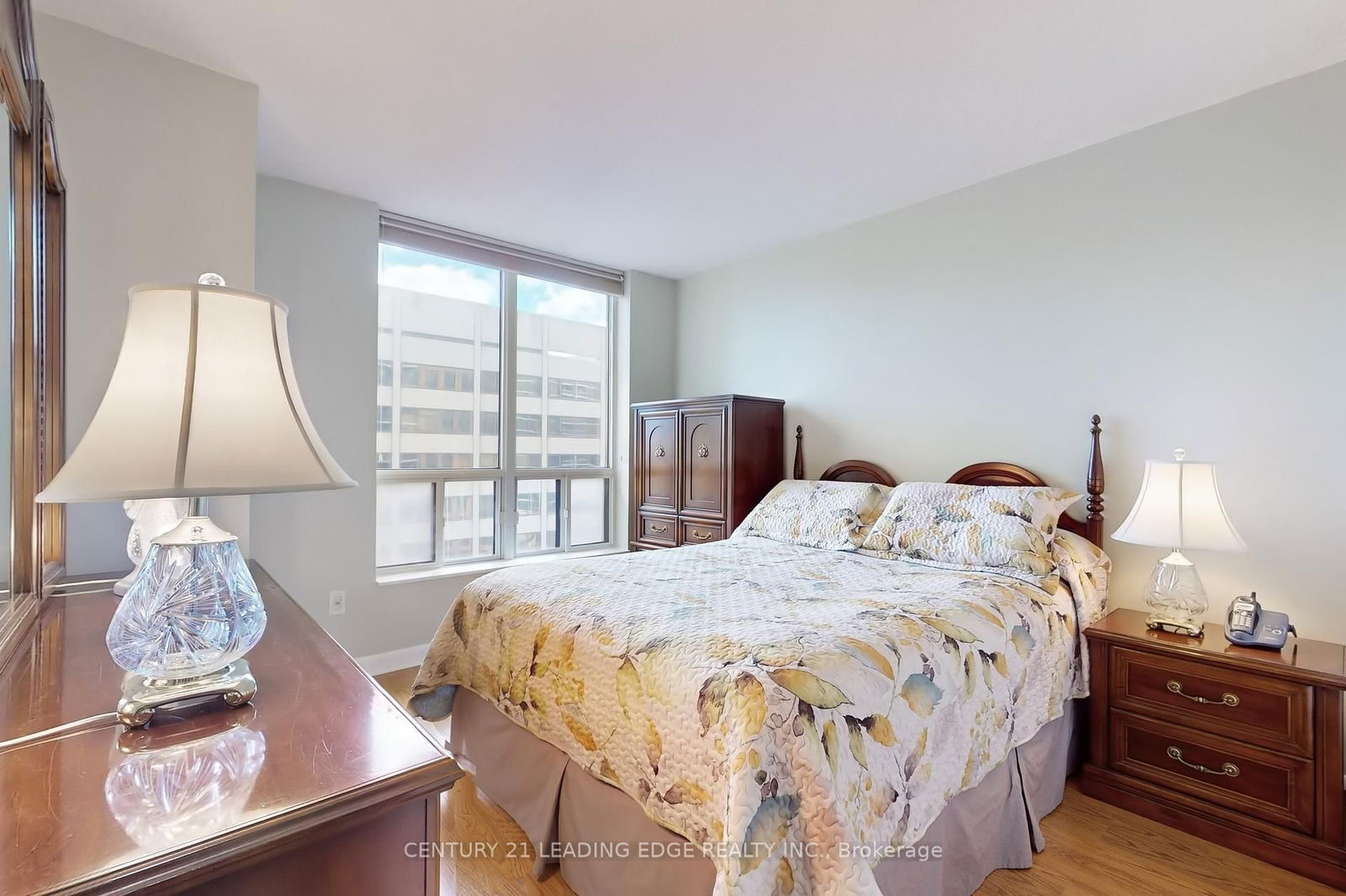 33 Sheppard Ave E, unit 910 for sale