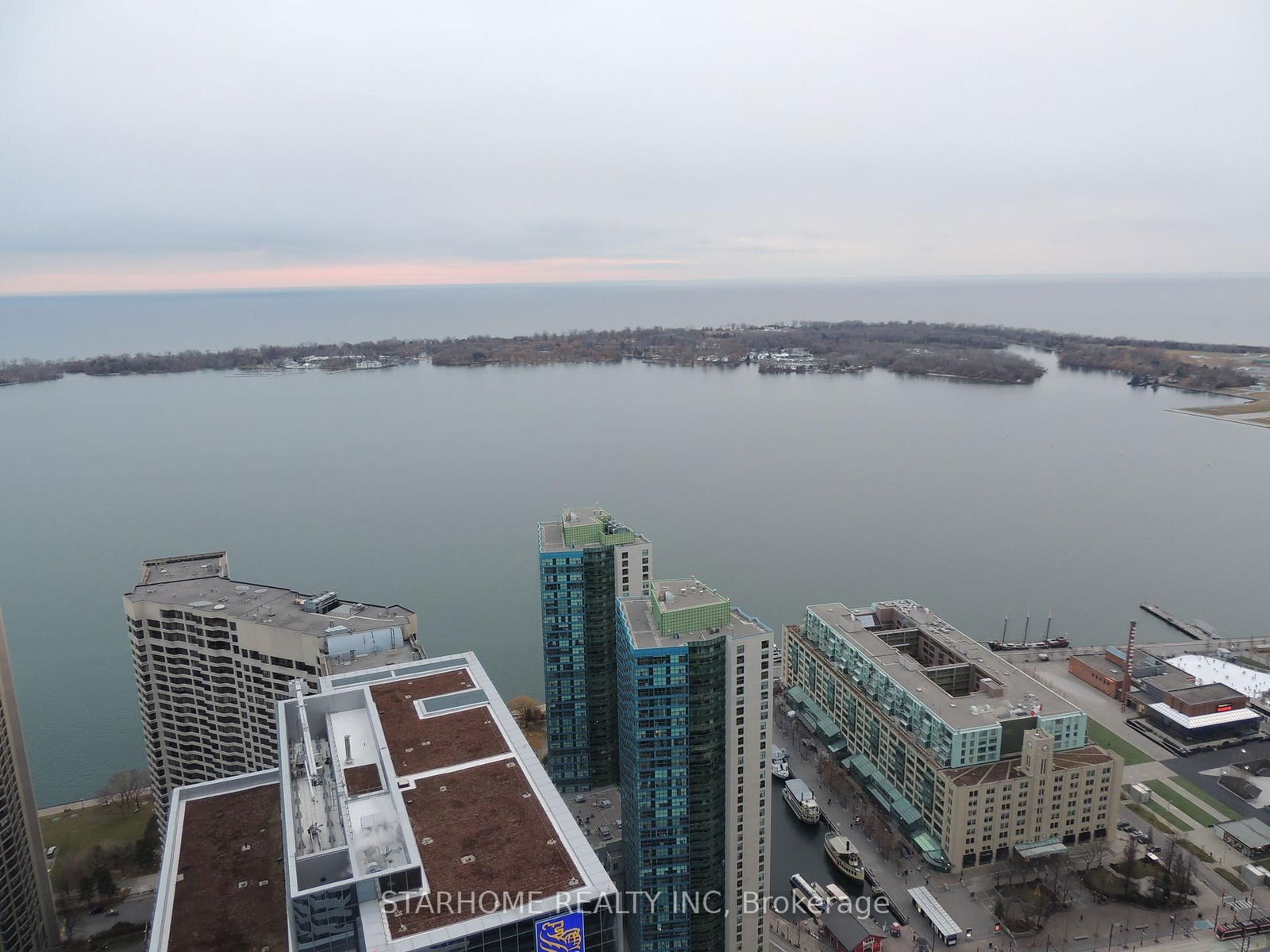 100 Harbour St, unit 6307 for rent