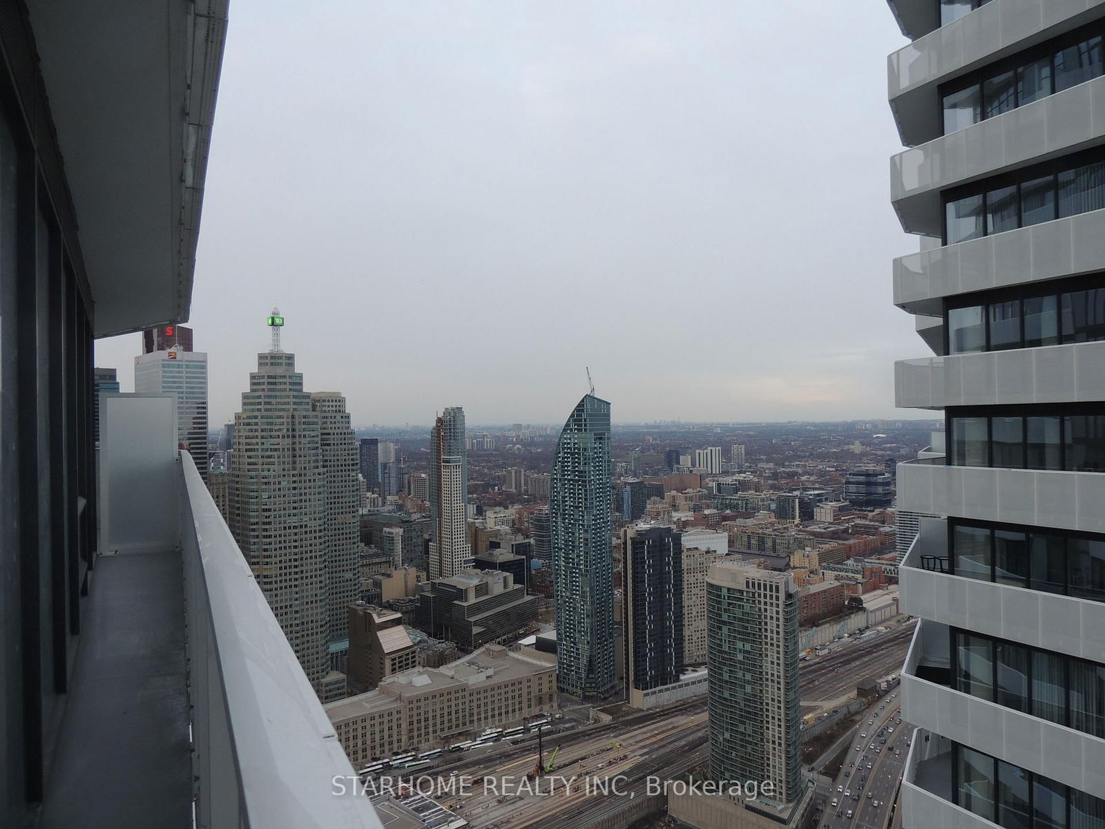 100 Harbour St, unit 6307 for rent