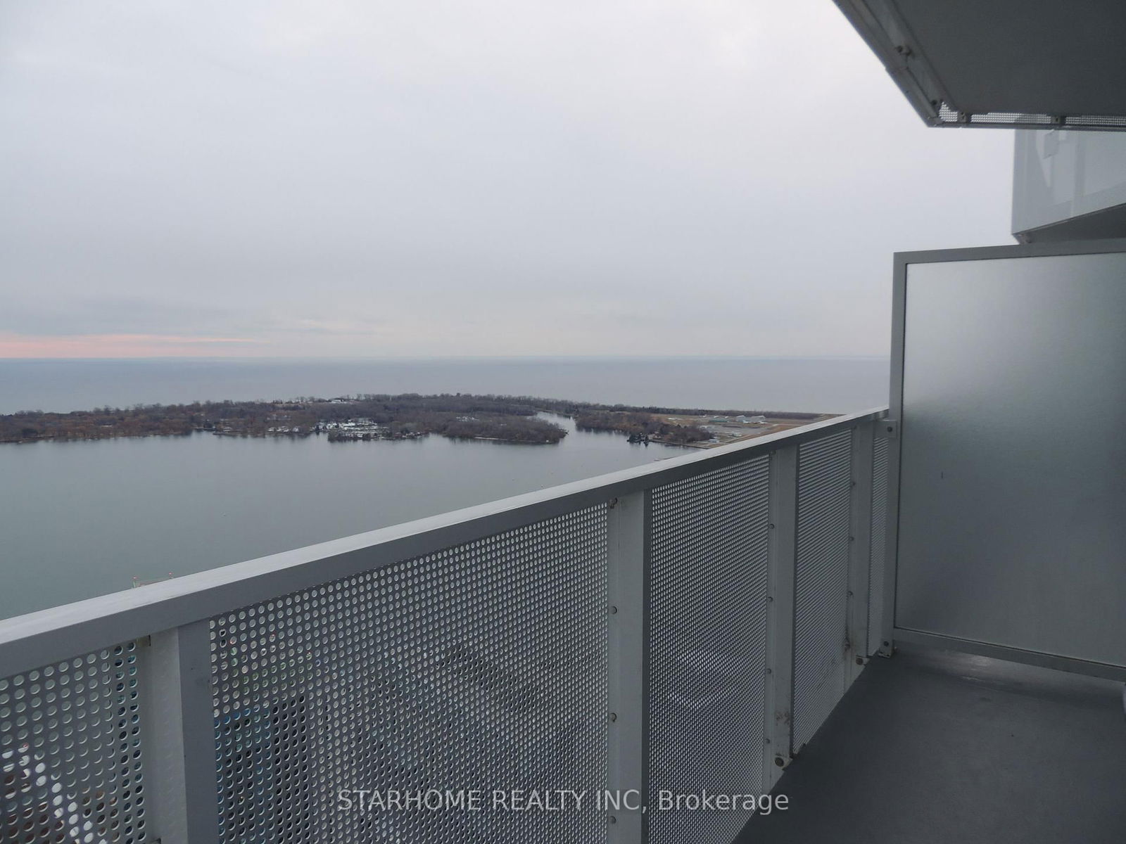 100 Harbour St, unit 6307 for rent